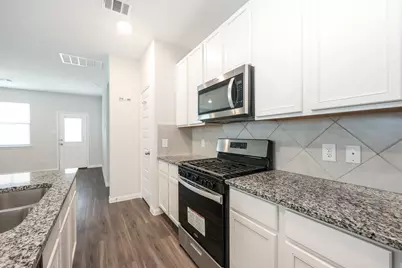 911 Imperial Heights Drive, Houston, TX 77073 - Photo 19