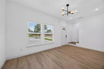 8208 Sterlingshire Street #A/B, Houston, TX 77078 - Photo 7