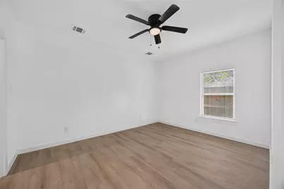 8208 Sterlingshire Street #A/B, Houston, TX 77078 - Photo 13