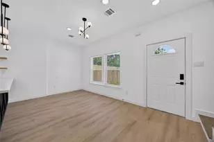 8208 Sterlingshire St, Houston, TX 77078 - Photo 3