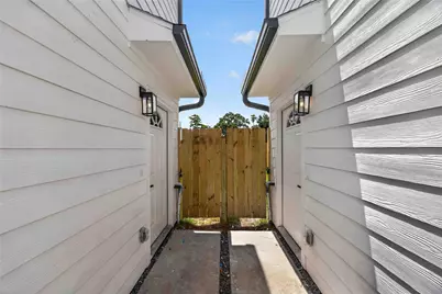 8208 Sterlingshire Street #A/B, Houston, TX 77078 - Photo 29