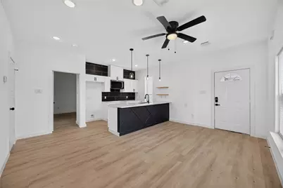 8208 Sterlingshire Street #A/B, Houston, TX 77078 - Photo 5