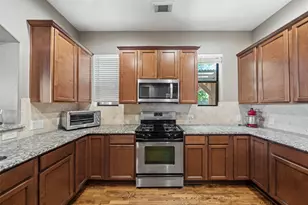 1129 Sherwood Run, Houston, TX 77043 - Photo 13