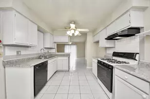10406 Sagestar Ln, Houston, TX 77089 - Photo 15