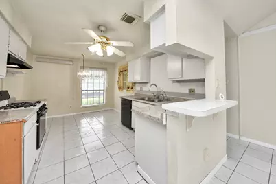 10406 Sagestar Lane, Houston, TX 77089 - Photo 13