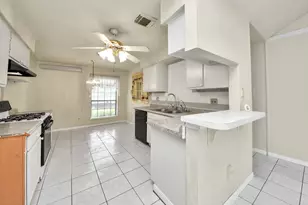 10406 Sagestar Ln, Houston, TX 77089 - Photo 13