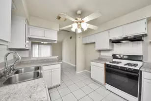 10406 Sagestar Ln, Houston, TX 77089 - Photo 19