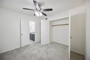 13895 Hollowgreen Dr, Houston, TX 77082 - Photo 21