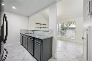 13895 Hollowgreen Dr, Houston, TX 77082 - Photo 5