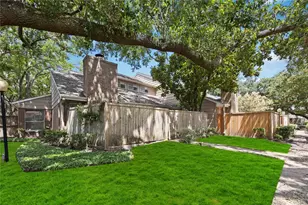 13895 Hollowgreen Dr, Houston, TX 77082 - Photo 27