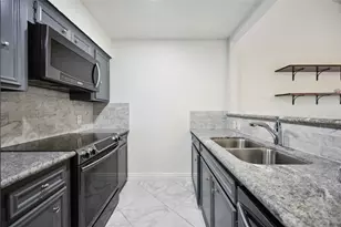 13895 Hollowgreen Dr, Houston, TX 77082 - Photo 3