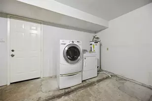 13895 Hollowgreen Dr, Houston, TX 77082 - Photo 25