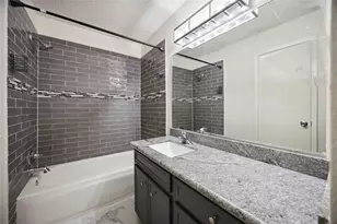13895 Hollowgreen Dr, Houston, TX 77082 - Photo 13