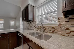 10322 Clark Tower Ln, Sugar Land, TX 77498 - Photo 9