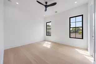 614 Ridge St, Houston, TX 77009 - Photo 39
