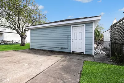 4805 Alamo Drive, Galveston, TX 77551 - Photo 27