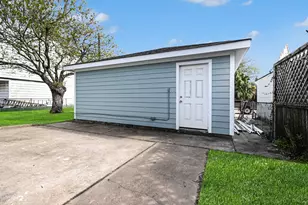 4805 Alamo Dr, Galveston, TX 77551 - Photo 27