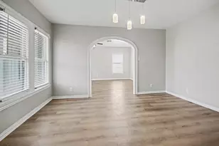 4805 Alamo Dr, Galveston, TX 77551 - Photo 9