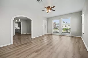 4805 Alamo Dr, Galveston, TX 77551 - Photo 11