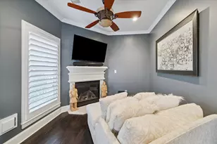 205 W 24th St, Houston, TX 77008 - Photo 17