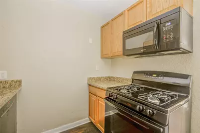 212 Winding Way Street, Lake Jackson, TX 77566 - Photo 7