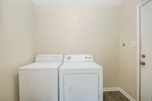 212 Winding Way St, Lake Jackson, TX 77566 - Photo 13