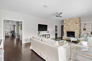 5743 Jason St, Houston, TX 77096 - Photo 13