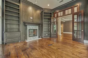 22 E Shore Dr, The Woodlands, TX 77380 - Photo 9