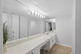 353 N Post Oak Ln, Houston, TX 77024 - Photo 19