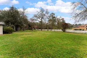 15585 Bedford Ln, Conroe, TX 77384 - Photo 45