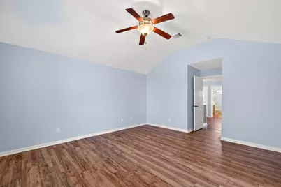 8014 Royalwood Drive, Houston, TX 77049 - Photo 15