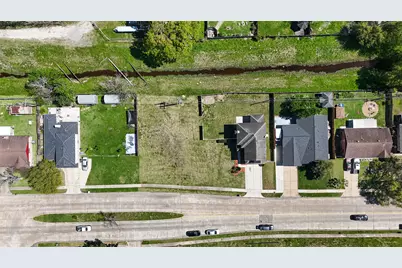 8014 Royalwood Drive, Houston, TX 77049 - Photo 35
