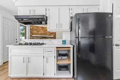 109 Tamarisk Trail, Lake Jackson, TX 77566 - Photo 9