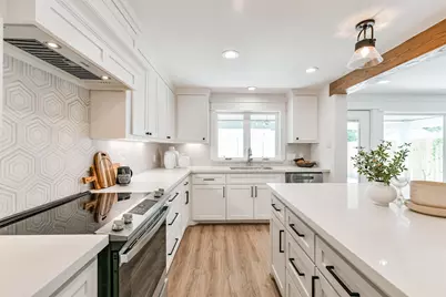 3007 Avenue Q, Galveston, TX 77550 - Photo 33