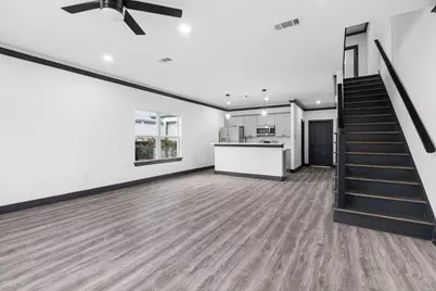 913 Panama Boulevard, Houston, TX 77009 - Photo 1