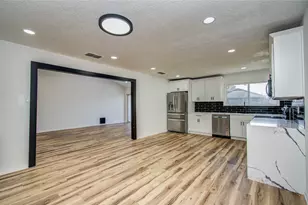 17114 Barcelona Dr, Friendswood, TX 77546 - Photo 11