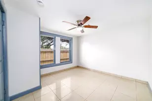 9201 Klondike St, Houston, TX 77075 - Photo 17