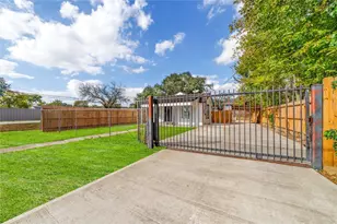 9201 Klondike St, Houston, TX 77075 - Photo 3