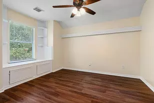 27 N Queenscliff Cir, The Woodlands, TX 77382 - Photo 25