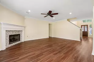 27 N Queenscliff Cir, The Woodlands, TX 77382 - Photo 9