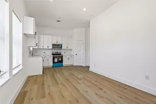 8123 Betty Boop St, Houston, TX 77028 - Photo 11