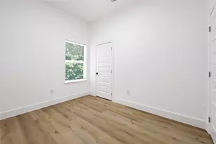 8123 Betty Boop St, Houston, TX 77028 - Photo 15