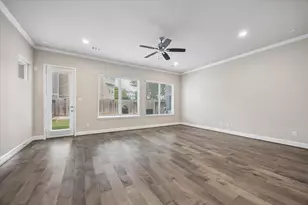 1135 Aurora St, Houston, TX 77009 - Photo 9