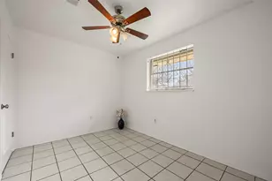 522 Hollyvale Dr, Houston, TX 77060 - Photo 17