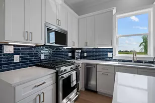 723 Seaside Dr, Crystal Beach, TX 77650 - Photo 13