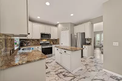 623 Deer Hollow Drive, Sugar Land, TX 77479 - Photo 7