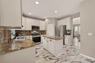 623 Deer Hollow Dr, Sugar Land, TX 77479 - Photo 7