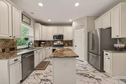 623 Deer Hollow Drive, Sugar Land, TX 77479 - Photo 9