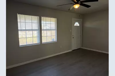 5406 Lyndhurst Drive, Houston, TX 77033 - Photo 9