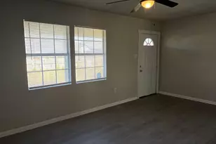 5406 Lyndhurst Dr, Houston, TX 77033 - Photo 9